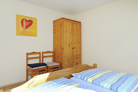 Ferienwohnung „Südseite, links“ - Schlafzimmer 1