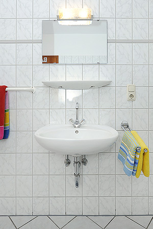 Ferienwohnung „Südseite, mitte“ - Badezimmer