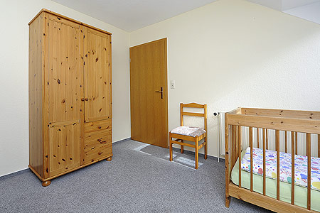 Ferienwohnung „Südseite, mitte“ - Schlafzimmer 2/Kinderzimmer