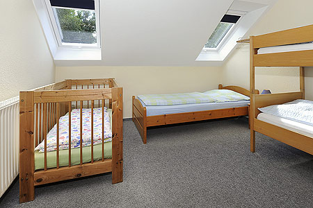 Ferienwohnung „Südseite, mitte“ - Schlafzimmer 2/Kinderzimmer