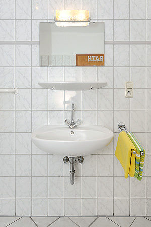 Ferienwohnung „Südseite, rechts“ - Badezimmer