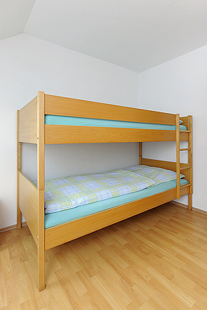 Ferienwohnung „Südseite, rechts“ - Schlafzimmer 2/Kinderzimmer