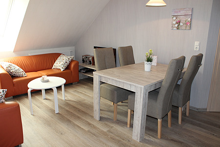 Ferienwohnung „Osten“ - Wohn- und Esszimmer