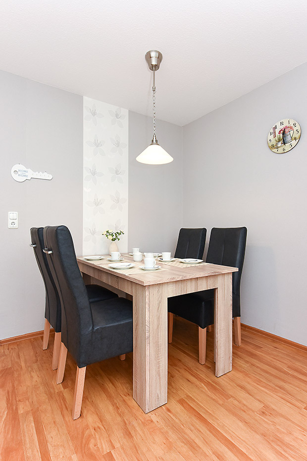 Ferienwohnung „Süden“ - Wohnraum mit integrierter Küche