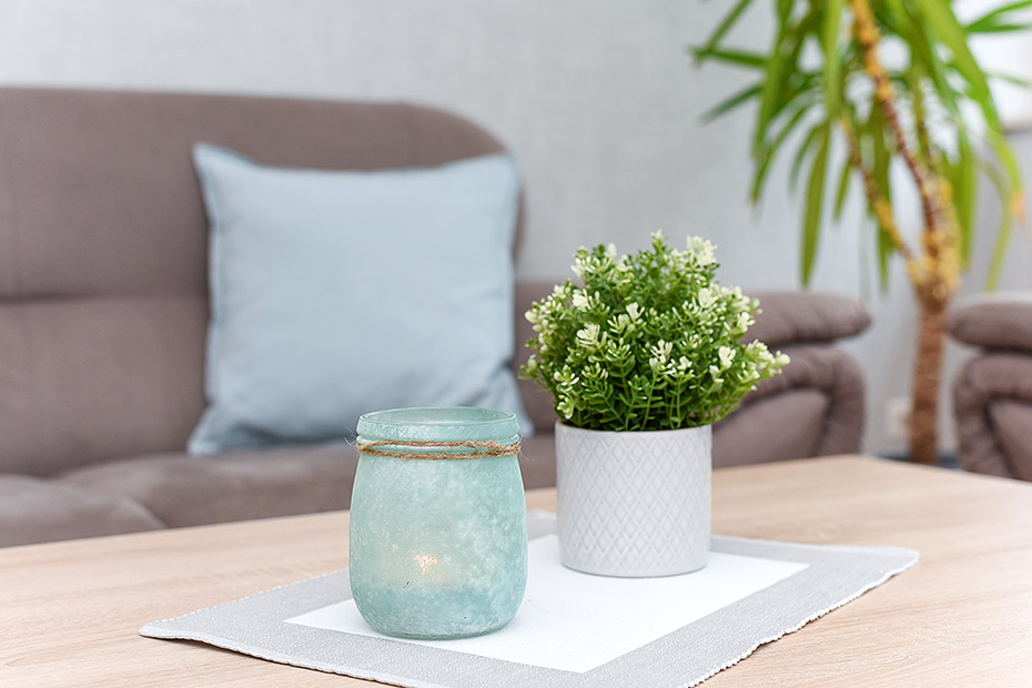 Ferienwohnung „Westen“ - Wohnzimmer mit integriertem Küchenbereich