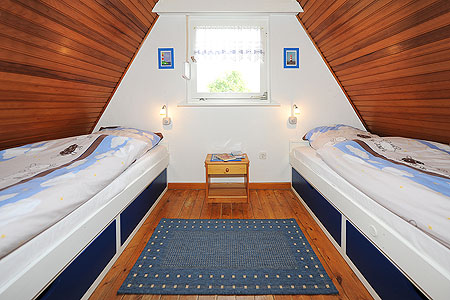 Ferienhaus „Harlekieker“ - Schlafzimmer 2/Kinderzimmer