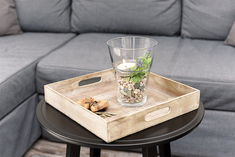 Ferienwohnung „Liegeplatz #1“ - Wohnzimmer mit integriertem Küchenbereich