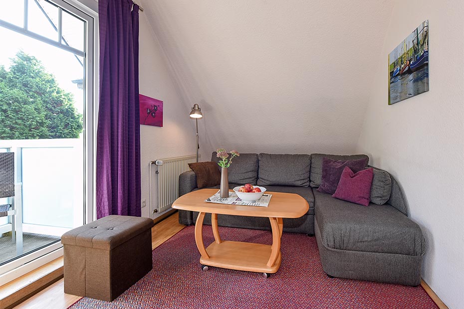 Ferienwohnung „Seewind“ - Wohnzimmer mit integriertem Küchenbereich