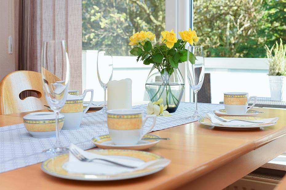 Ferienwohnung „Seewind“ - Wohnzimmer mit integriertem Küchenbereich