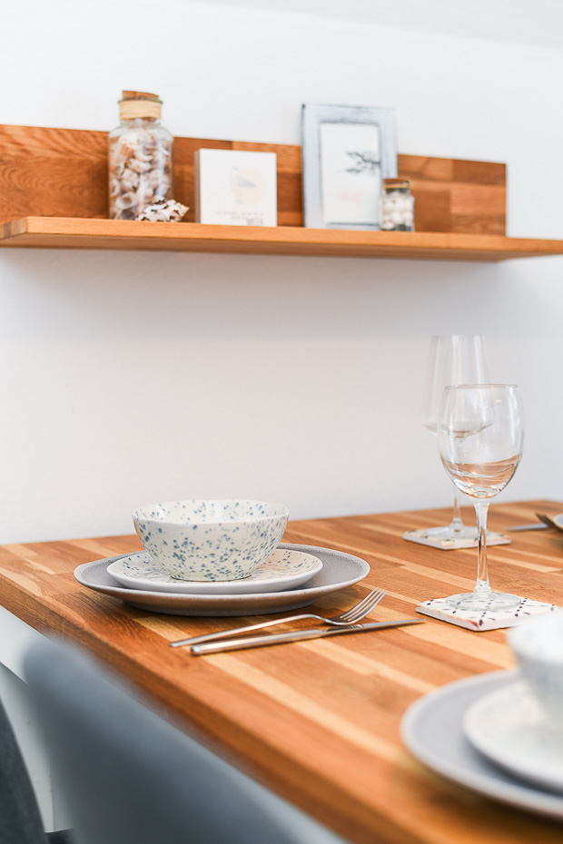 Ferienhaus „NordseeNest“ - Wohnzimmer mit Essbereich