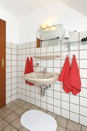 Ferienwohnung „Wattwurm“ - Badezimmer