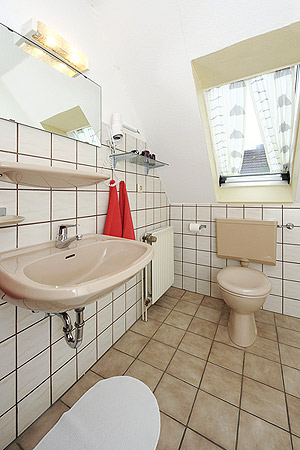 Ferienwohnung „Wattwurm“ - Badezimmer