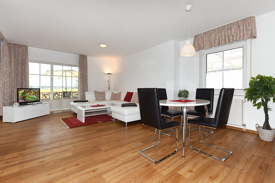 Ferienwohnung „Kapitän“ - Wohnzimmer