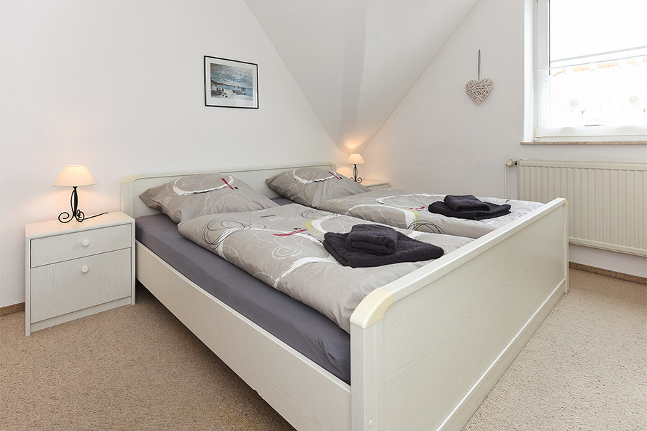 Ferienwohnung „Steuerbord“ - Schlafzimmer 1