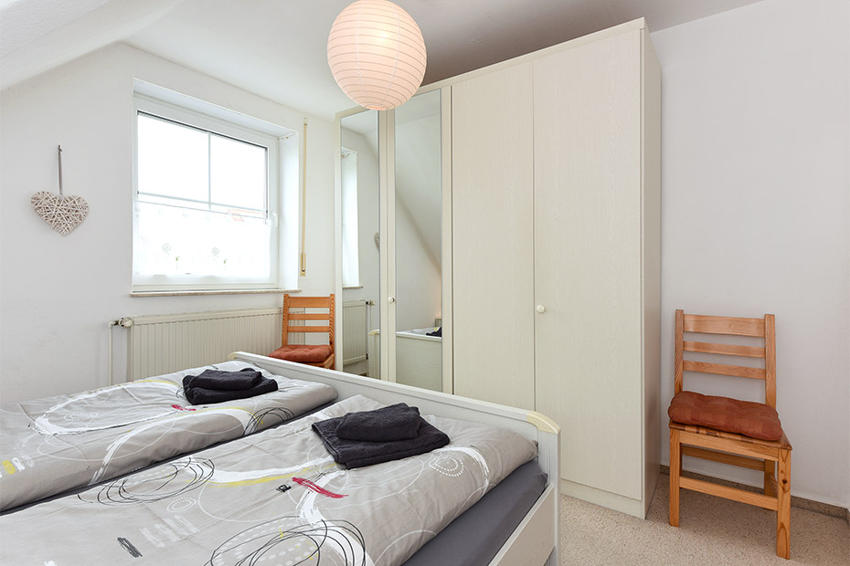 Ferienwohnung „Steuerbord“ - Schlafzimmer 1