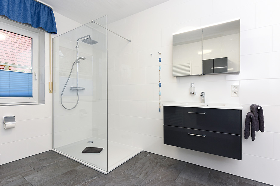 Ferienwohnung „Utkiek“ - Badezimmer