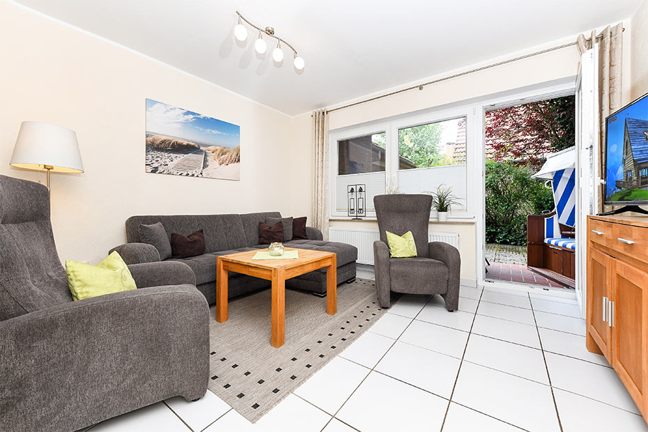 Ferienwohnung „Borkum“ - Wohnraum mit separatem Küchenteil bei offener Raumgestaltung