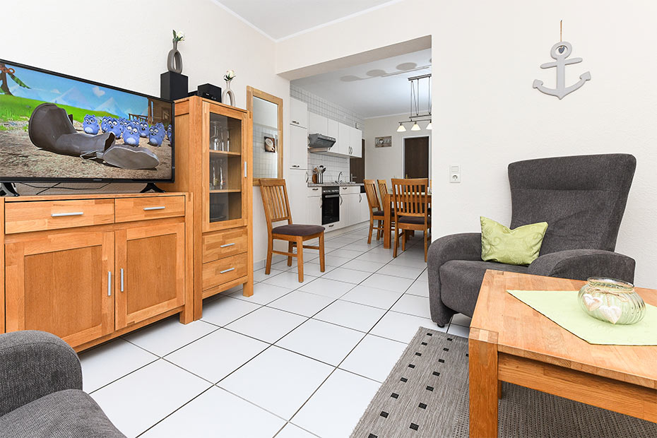 Ferienwohnung „Borkum“ - Wohnraum mit separatem Küchenteil bei offener Raumgestaltung