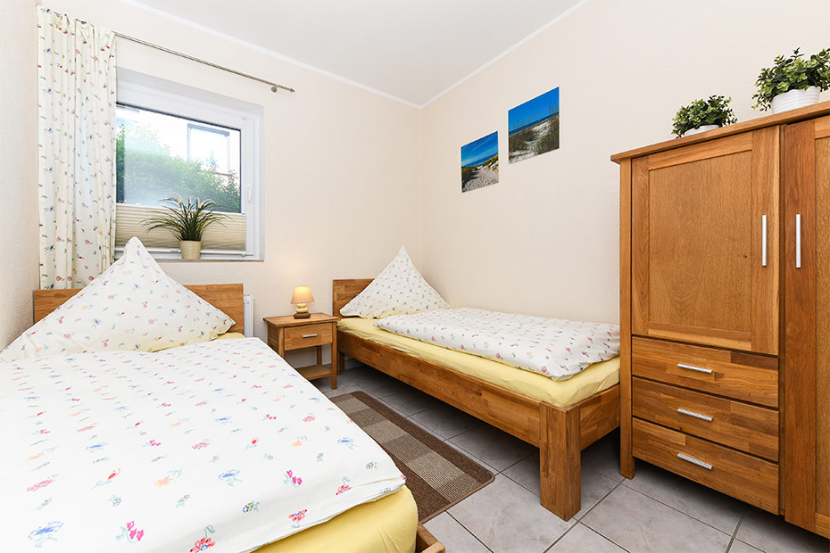 Ferienwohnung „Norderney“ - Schlafzimmer 2/Kinderzimmer