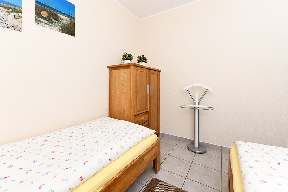 Ferienwohnung „Norderney“ - Schlafzimmer 2/Kinderzimmer