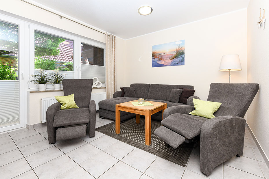 Ferienwohnung „Norderney“ - Wohnraum mit separatem Küchenteil bei offener Raumgestaltung