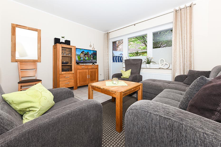 Ferienwohnung „Norderney“ - Wohnraum mit separatem Küchenteil bei offener Raumgestaltung