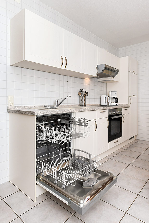 Ferienwohnung „Norderney“ - Wohnraum mit separatem Küchenteil bei offener Raumgestaltung