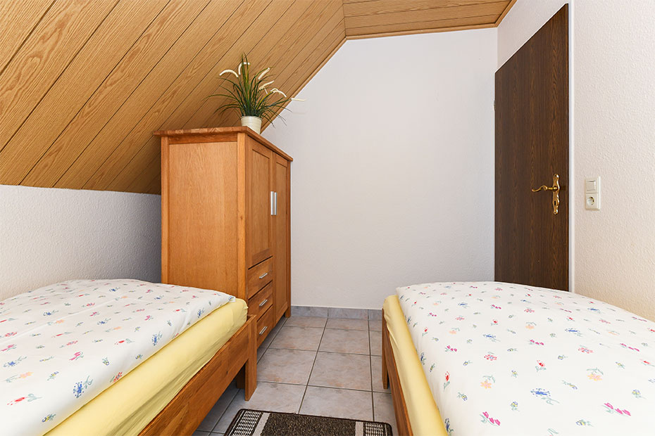 Ferienwohnung „Spiekeroog“ - Schlafzimmer 2/Kinderzimmer