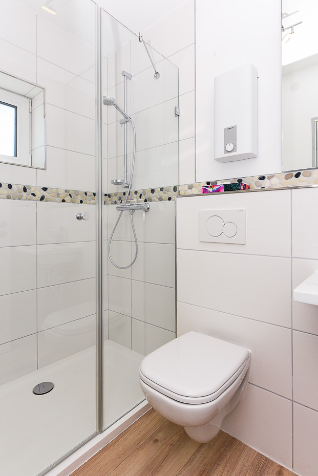 Ferienhaus „Fries am Yachthafen“ - Badezimmer im Erdgeschoss