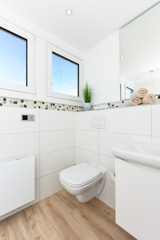 Ferienhaus „Fries am Yachthafen“ - Badezimmer im Obergeschoss