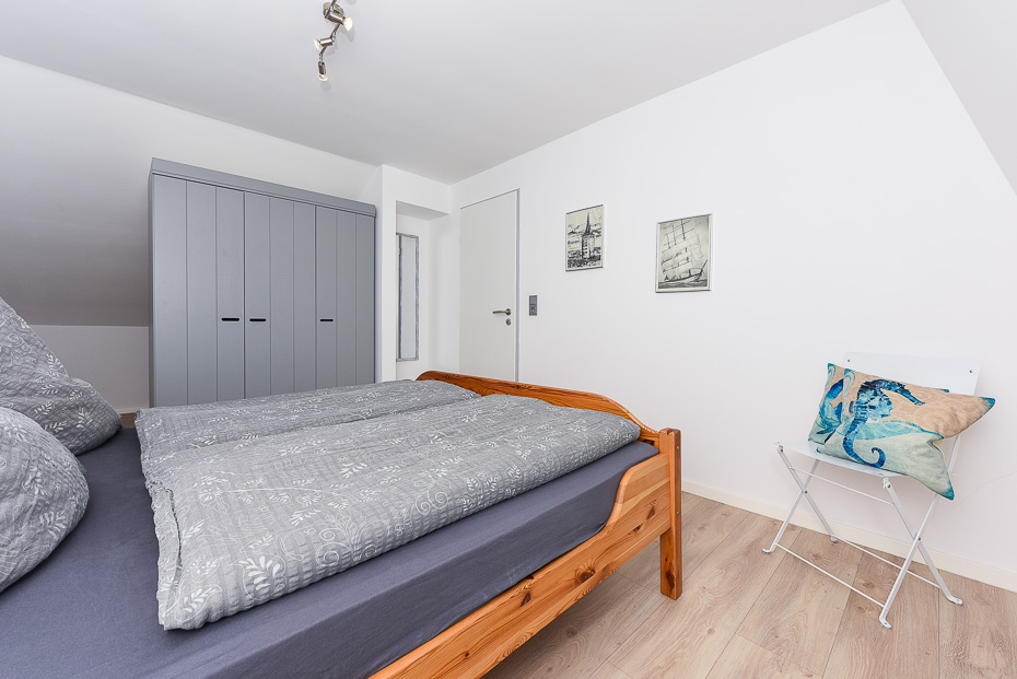 Ferienhaus „Fries am Yachthafen“ - Schlafzimmer 1