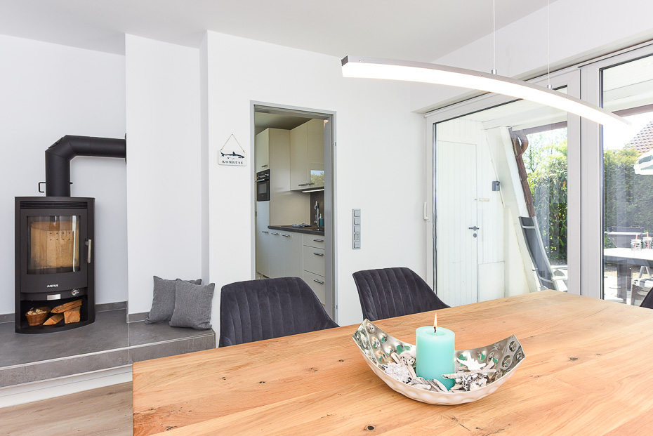 Ferienhaus „Fries am Yachthafen“ - Wohnzimmer mit Essbereich