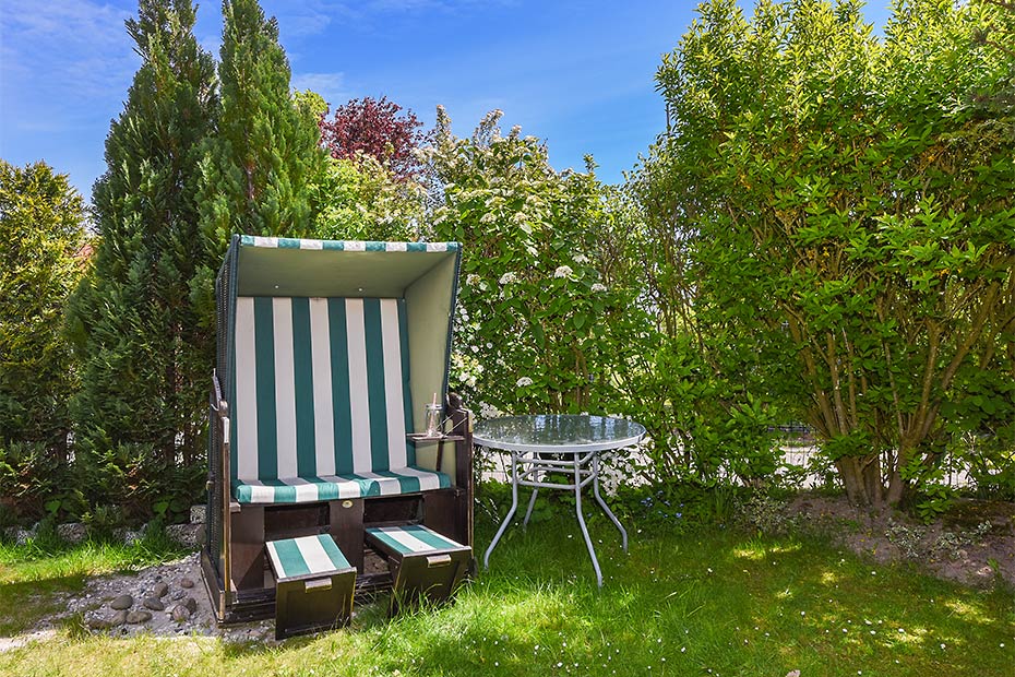 Ferienhaus „Fries am Yachthafen“ - Terrasse und Garten