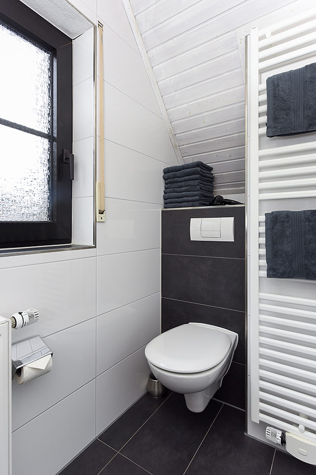 Ferienhaus „Lüder“ - Badezimmer