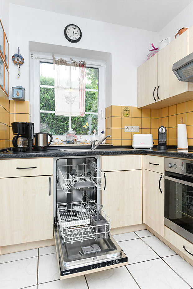 Ferienhaus „Dat Krebs Huus“ - Wohnzimmer mit integriertem Küchenbereich