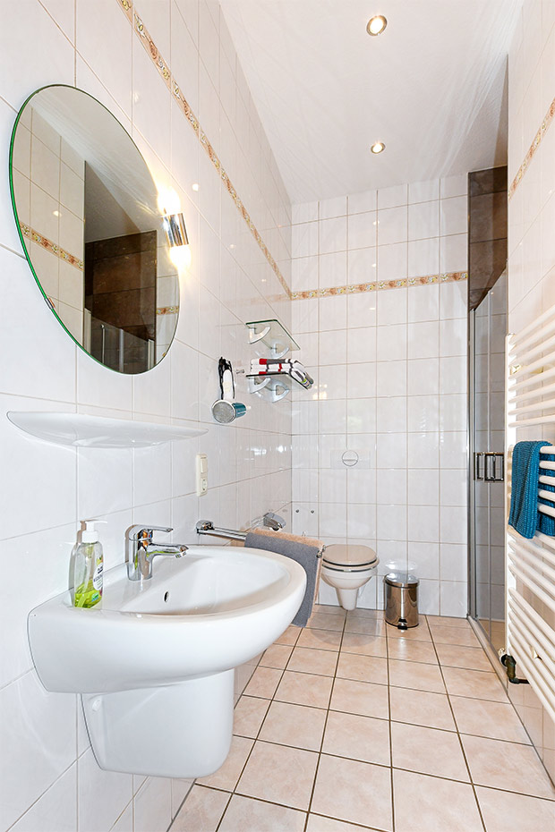 Ferienwohnung „West“ - Badezimmer