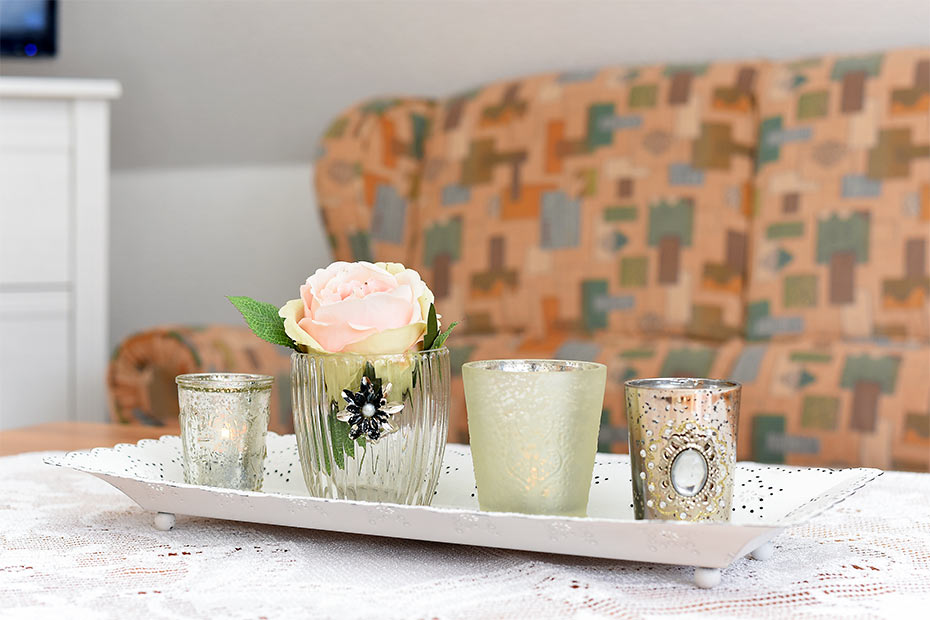 Ferienwohnung 1 - Wohnzimmer mit integriertem Küchenbereich