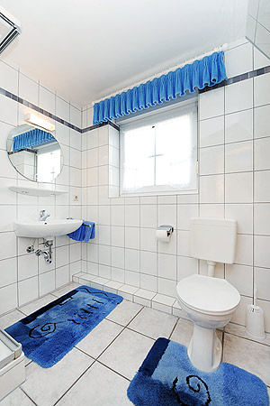 Ferienwohnung 4 - Badezimmer