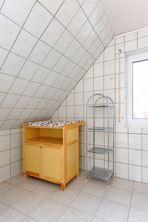 Ferienhaus „Abels“ - Badezimmer im Obergeschoss