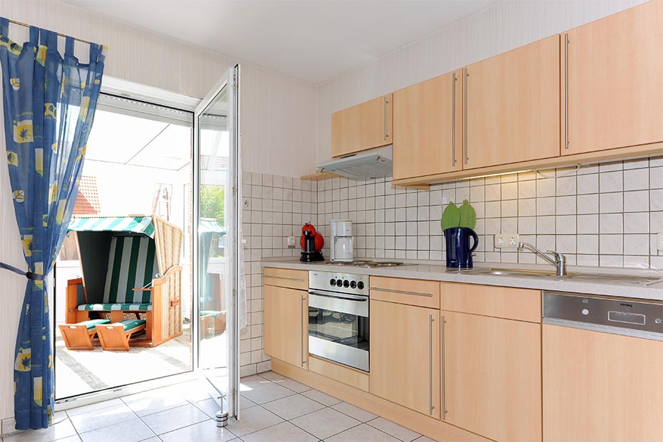 Ferienhaus „Abels“ - Wohnzimmer mit integriertem Küchenbereich