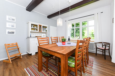 Ferienwohnung „Ebbe“ - großer Wohnraum mit großzügigem Esszimmer-Bereich