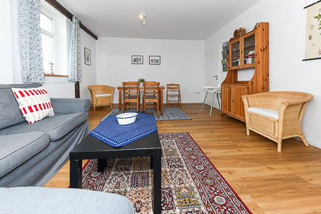 Ferienwohnung „Flut“ - Wohnzimmer mit Essbereich