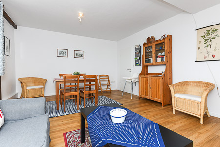 Ferienwohnung „Flut“ - Wohnzimmer mit Essbereich