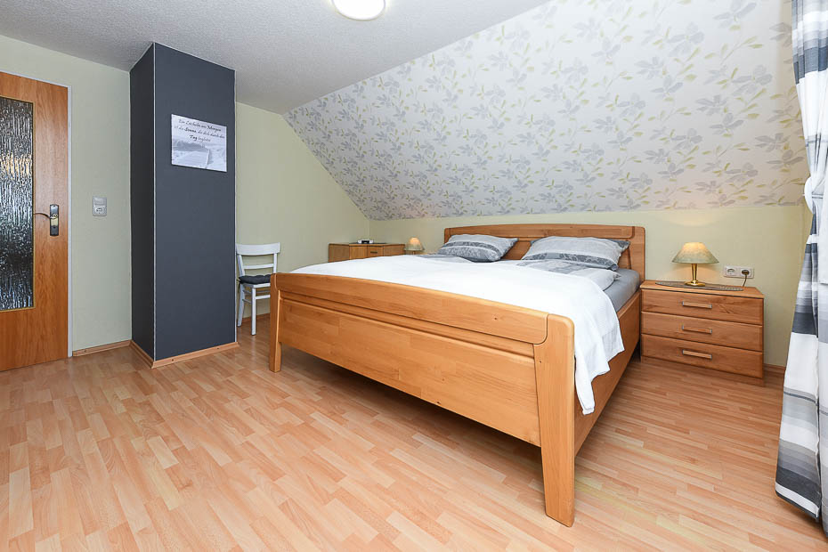 Ferienwohnung „Sonnenstrahl“ - Schlafzimmer 1