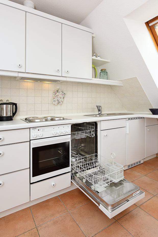 Ferienwohnung „Sonnendeck“ - Wohnzimmer mit integriertem Küchenbereich