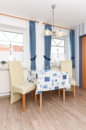 Ferienwohnung - Wohnzimmer mit integriertem Küchenbereich