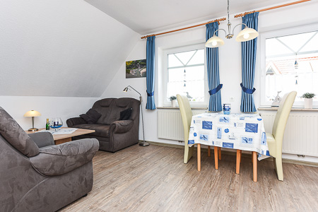 Ferienwohnung - Wohnzimmer mit integriertem Küchenbereich