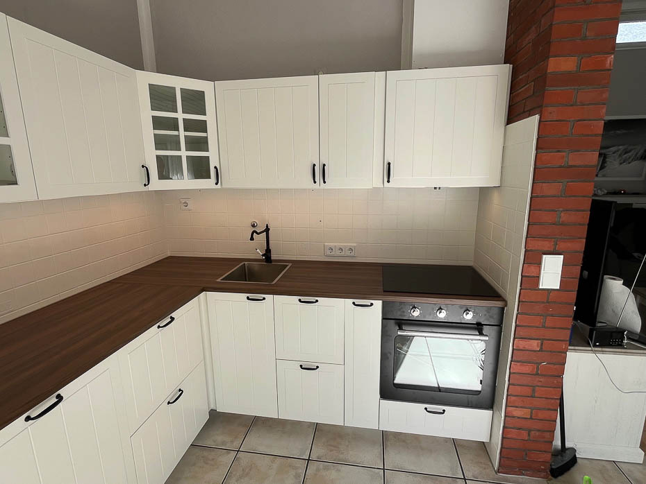 Ferienhaus „Luv und Lee“ - 2026: Neue Küche! Wir haben kurz vor dem Jahreswechsel 2025/2026 eine neue Küche eingebaut. Für einen ersten Eindruck folgen erste Fotos der neuen Küche! Im Laufe des Jahres können wir dann auch die obigen Fotos aktualisieren lassen!