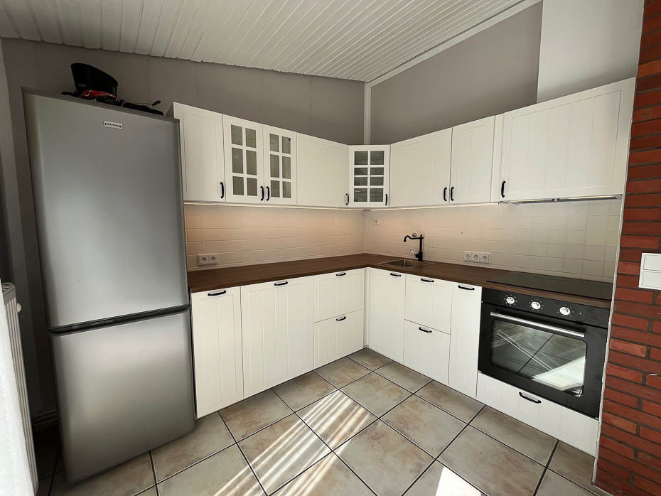 Ferienhaus „Luv und Lee“ - 2026: Neue Küche! Wir haben kurz vor dem Jahreswechsel 2025/2026 eine neue Küche eingebaut. Für einen ersten Eindruck folgen erste Fotos der neuen Küche! Im Laufe des Jahres können wir dann auch die obigen Fotos aktualisieren lassen!