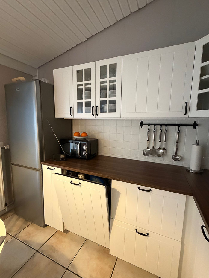 Ferienhaus „Luv und Lee“ - 2026: Neue Küche! Wir haben kurz vor dem Jahreswechsel 2025/2026 eine neue Küche eingebaut. Für einen ersten Eindruck folgen erste Fotos der neuen Küche! Im Laufe des Jahres können wir dann auch die obigen Fotos aktualisieren lassen!